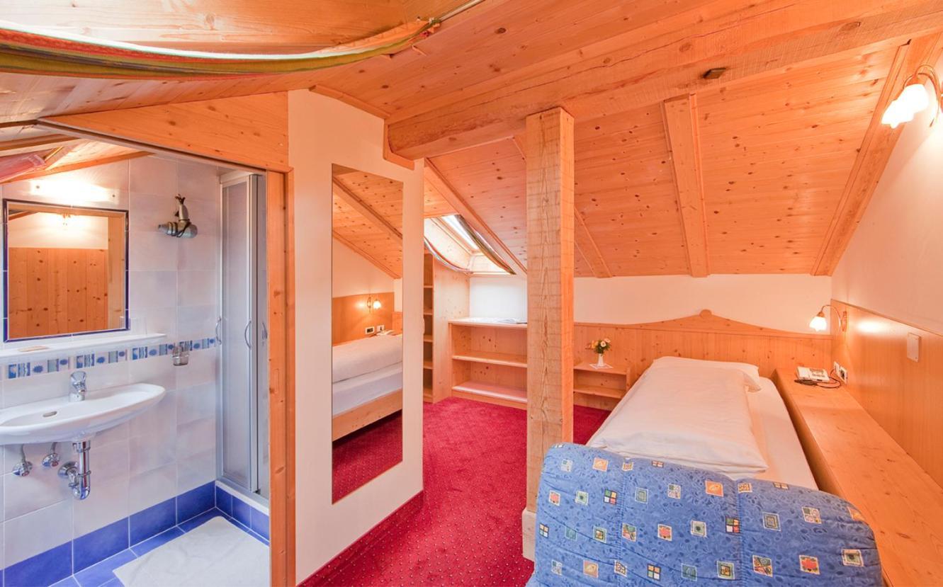 Hotel Rainegg Olang ภายนอก รูปภาพ